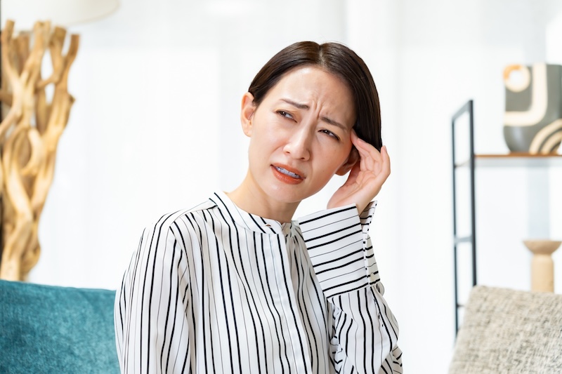 その頭痛、もしかして親知らずが原因かも? 親知らずと頭痛の深い関係と対処法・予防法について