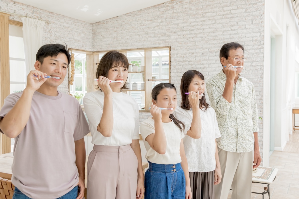 歯周病・歯槽膿漏は歯磨きで治せる？セルフケアの限界とは