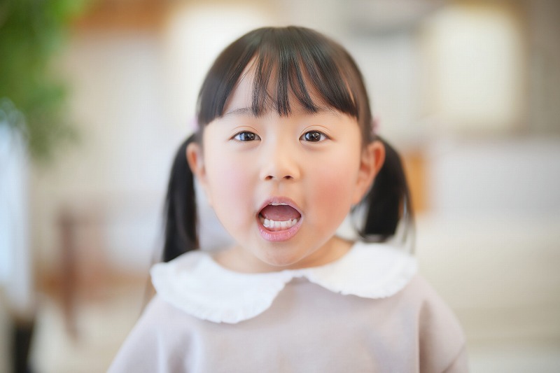 子どもの口呼吸は歯列矯正で治せるの？原因と改善方法！