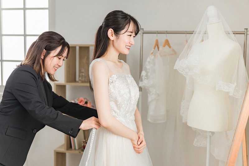 2.結婚式までに間に合うか微妙な方へオススメの矯正装置は？