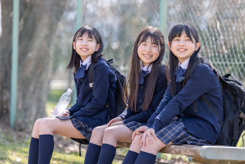 マウスピース矯正は中学生でもできる？メリットとデメリットを解説