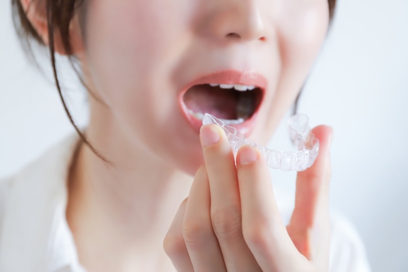インビザラインは痛い？ 痛みの原因と対処法について